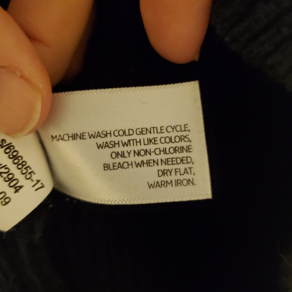 Old Navy XL Black Sweater - Picture 3 of 4